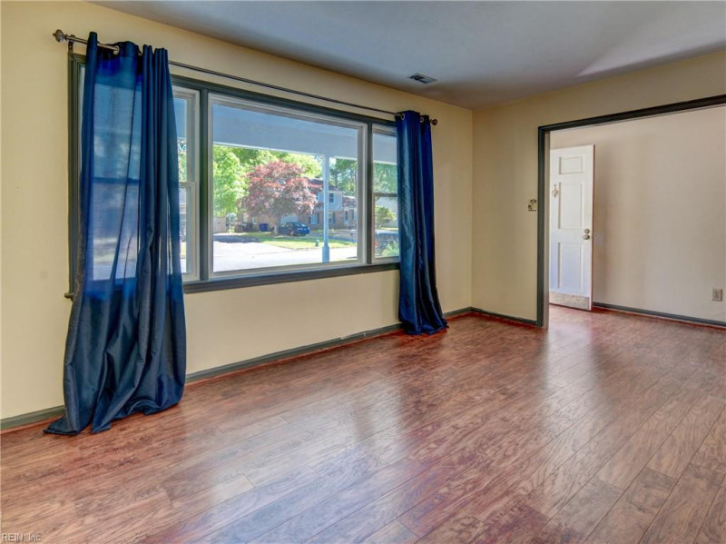 Photo 16 of 33 residential for sale in Portsmouth virginia