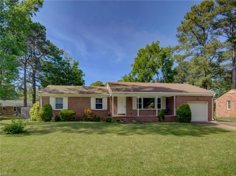 Photo 2 of 33 residential for sale in Portsmouth virginia