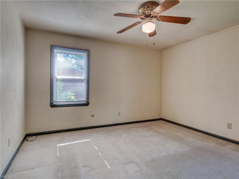 Photo 25 of 33 residential for sale in Portsmouth virginia