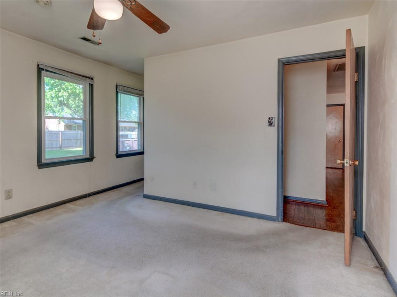 Photo 26 of 33 residential for sale in Portsmouth virginia