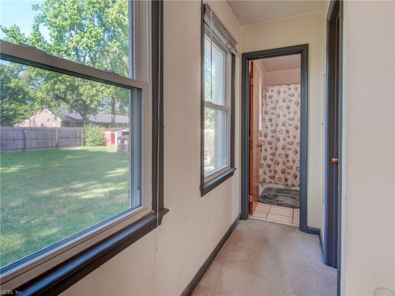 Photo 27 of 33 residential for sale in Portsmouth virginia