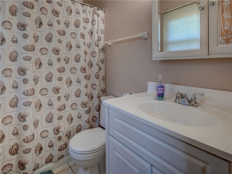 Photo 28 of 33 residential for sale in Portsmouth virginia