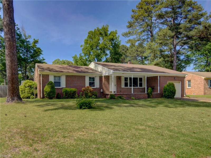 Photo 3 of 33 residential for sale in Portsmouth virginia
