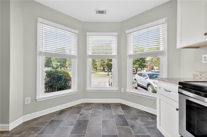 Photo 9 of 23 residential for sale in Suffolk virginia