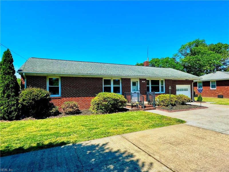 Photo 3 of 23 residential for sale in Virginia Beach virginia