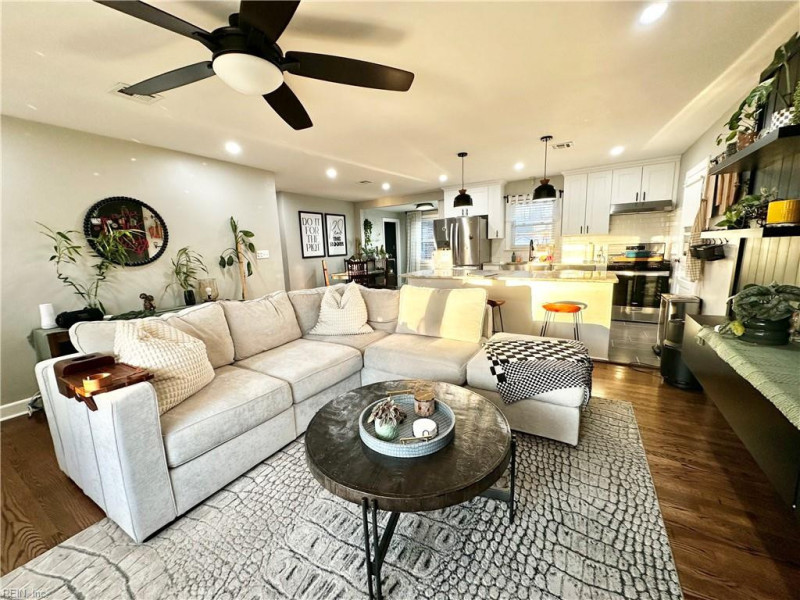 Photo 5 of 23 residential for sale in Virginia Beach virginia