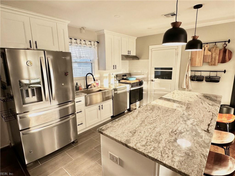 Photo 7 of 23 residential for sale in Virginia Beach virginia