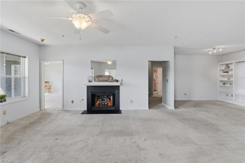 Photo 10 of 40 residential for sale in Hampton virginia