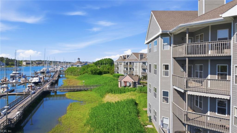 Photo 5 of 40 residential for sale in Hampton virginia