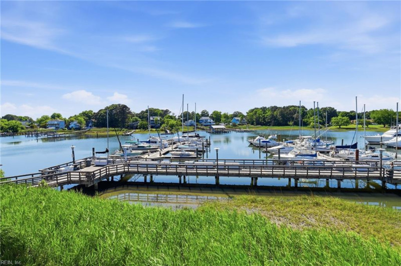 Photo 6 of 40 residential for sale in Hampton virginia