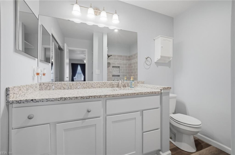 Photo 11 of 18 residential for sale in Chesapeake virginia