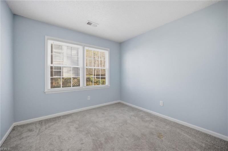 Photo 13 of 18 residential for sale in Chesapeake virginia