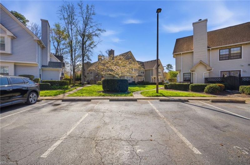 Photo 17 of 18 residential for sale in Chesapeake virginia