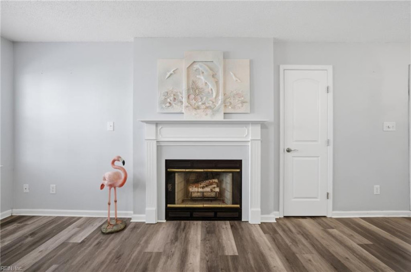 Photo 4 of 18 residential for sale in Chesapeake virginia