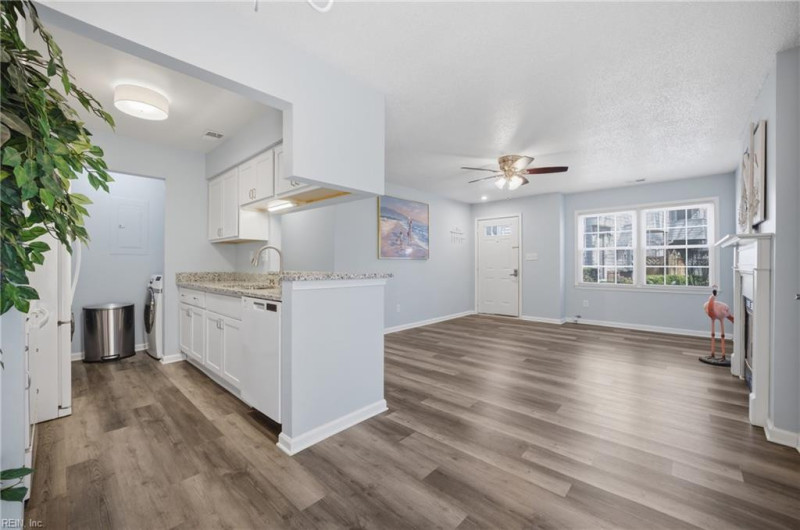 Photo 5 of 18 residential for sale in Chesapeake virginia