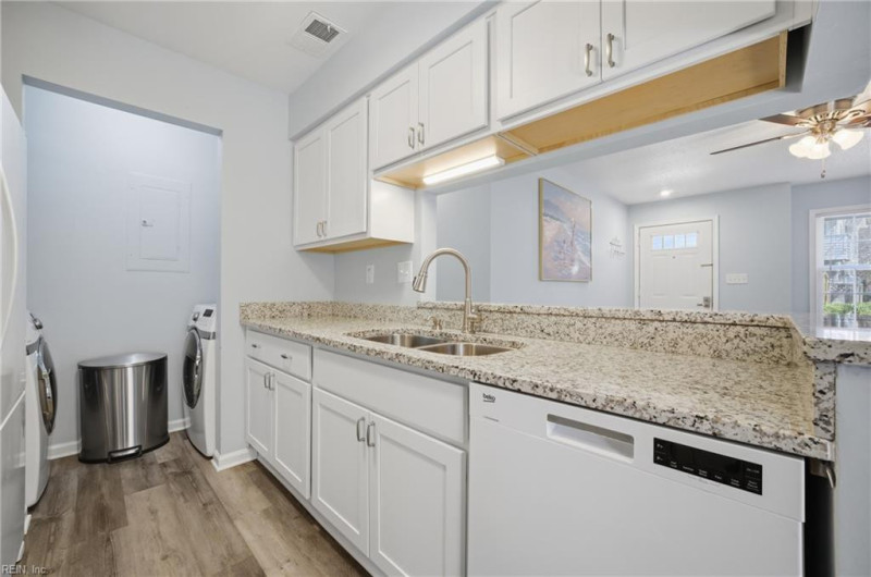 Photo 7 of 18 residential for sale in Chesapeake virginia