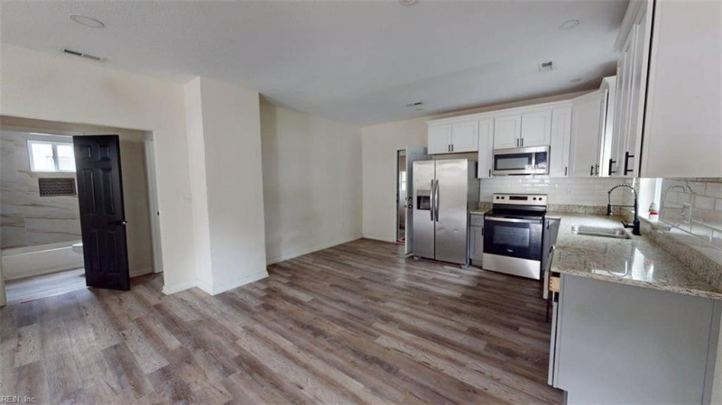 Photo 7 of 30 residential for sale in Suffolk virginia