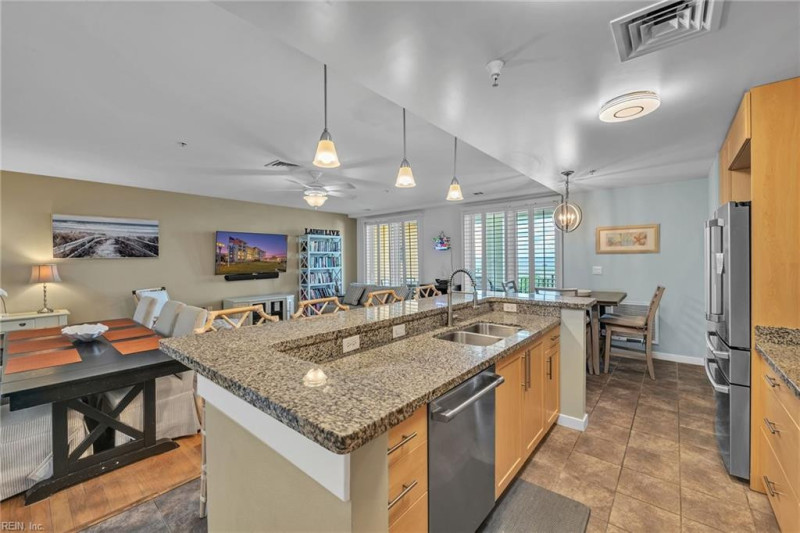 Photo 13 of 37 residential for sale in Virginia Beach virginia