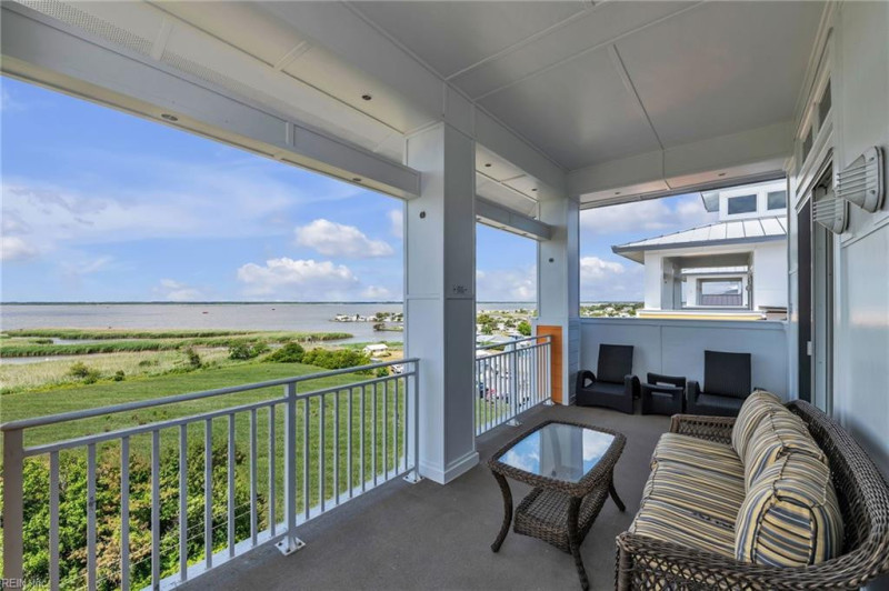 Photo 3 of 37 residential for sale in Virginia Beach virginia