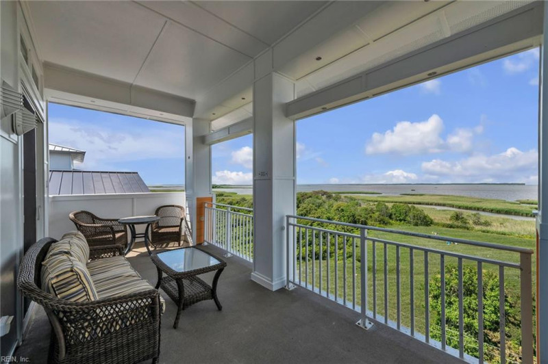 Photo 4 of 37 residential for sale in Virginia Beach virginia