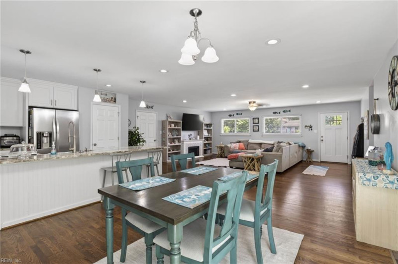 Photo 3 of 31 residential for sale in Virginia Beach virginia