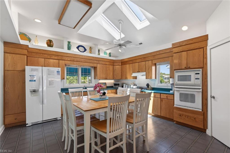 Photo 12 of 50 residential for sale in Virginia Beach virginia