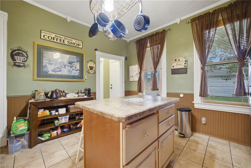 Photo 16 of 40 residential for sale in Portsmouth virginia