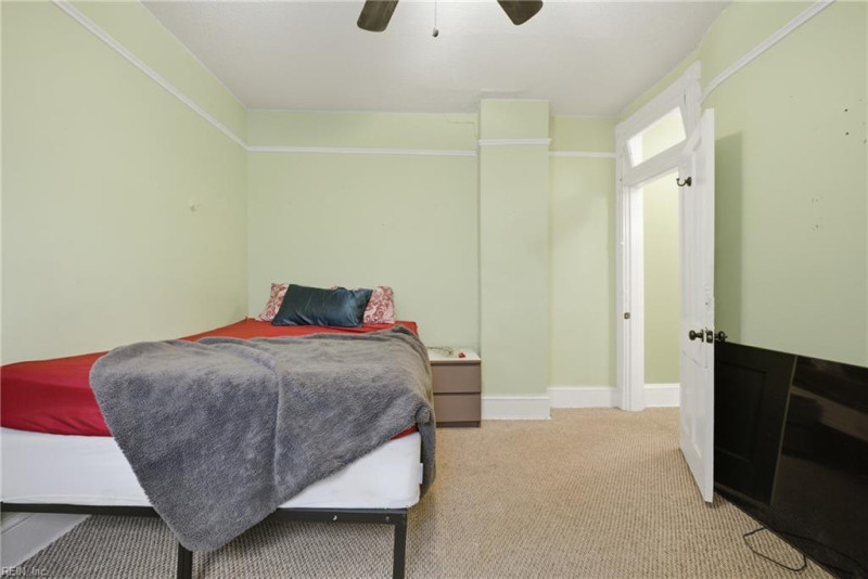 Photo 20 of 40 residential for sale in Portsmouth virginia