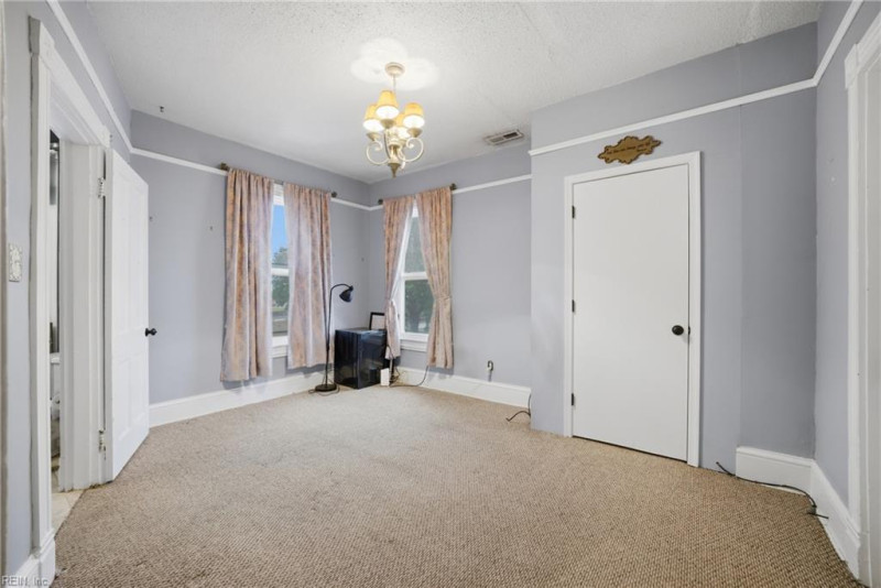 Photo 21 of 40 residential for sale in Portsmouth virginia