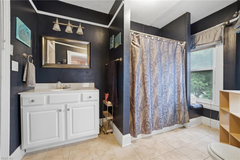 Photo 24 of 40 residential for sale in Portsmouth virginia