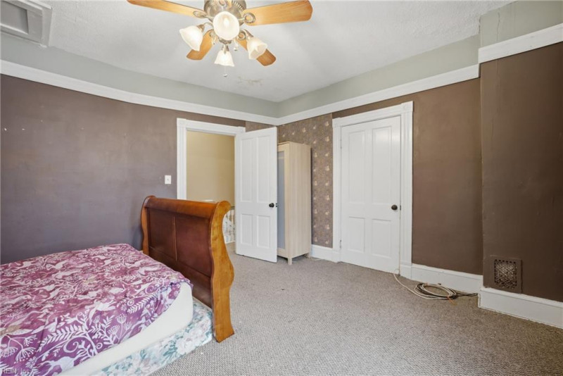 Photo 27 of 40 residential for sale in Portsmouth virginia
