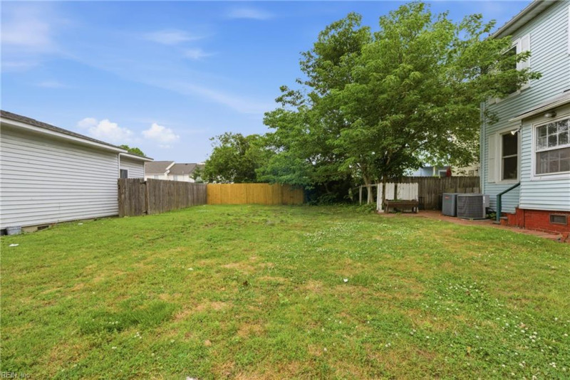Photo 29 of 40 residential for sale in Portsmouth virginia