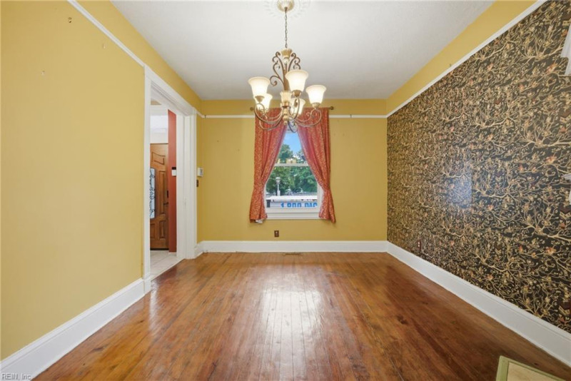 Photo 8 of 40 residential for sale in Portsmouth virginia