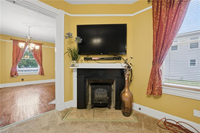 Photo 9 of 40 residential for sale in Portsmouth virginia