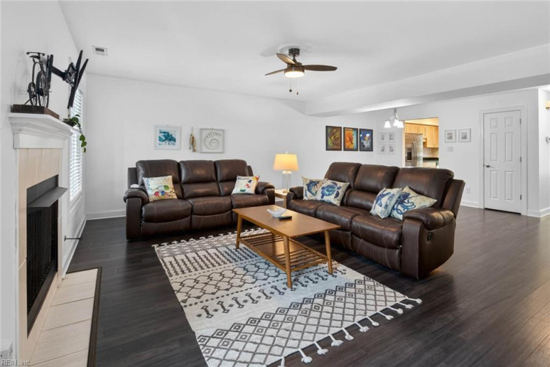 Photo 10 of 36 residential for sale in Virginia Beach virginia