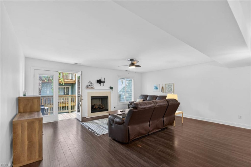 Photo 11 of 36 residential for sale in Virginia Beach virginia