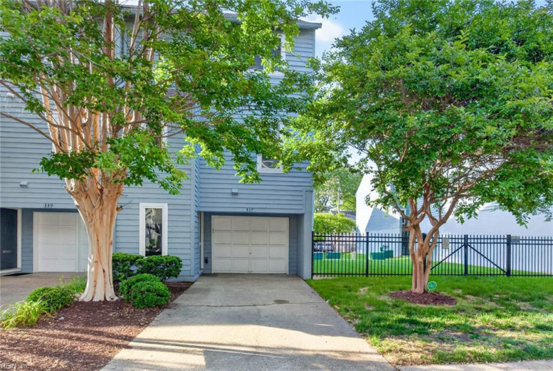 Photo 3 of 36 residential for sale in Virginia Beach virginia