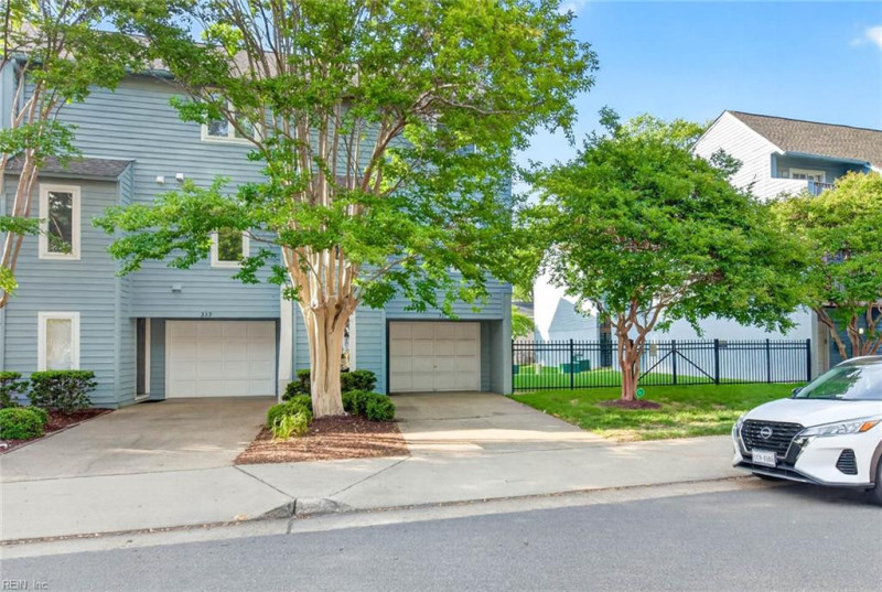 Photo 4 of 36 residential for sale in Virginia Beach virginia