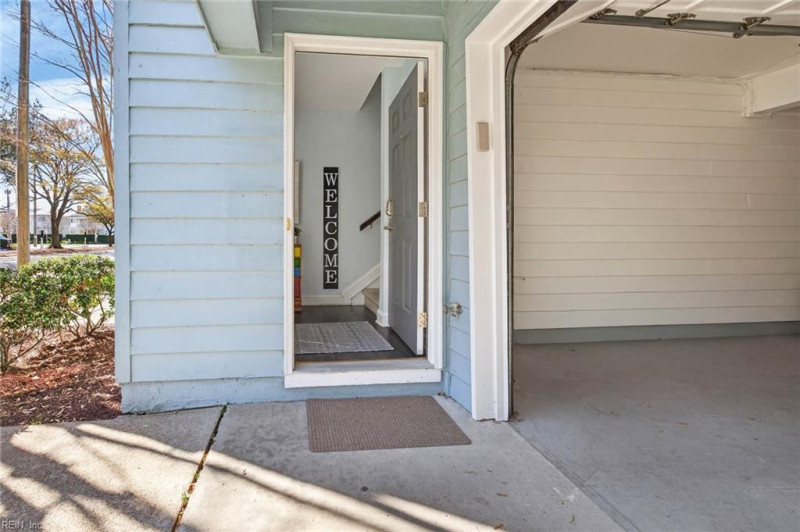 Photo 6 of 36 residential for sale in Virginia Beach virginia
