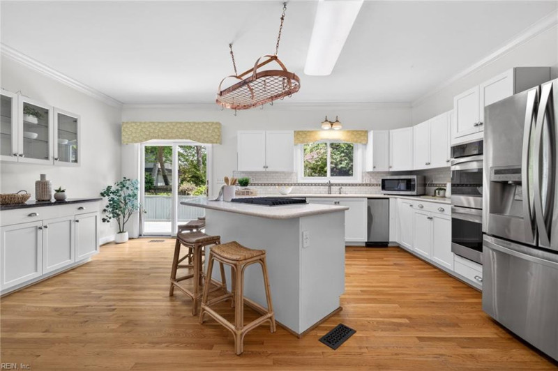 Photo 12 of 36 residential for sale in Virginia Beach virginia
