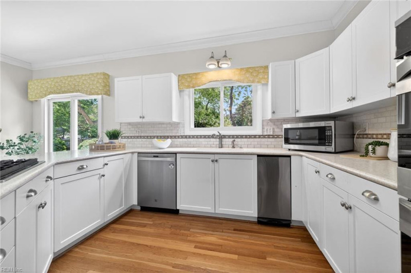 Photo 13 of 36 residential for sale in Virginia Beach virginia