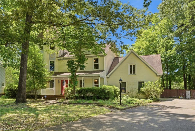 Photo 1 of 31 residential for sale in Chesapeake virginia