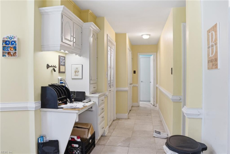 Photo 20 of 31 residential for sale in Chesapeake virginia