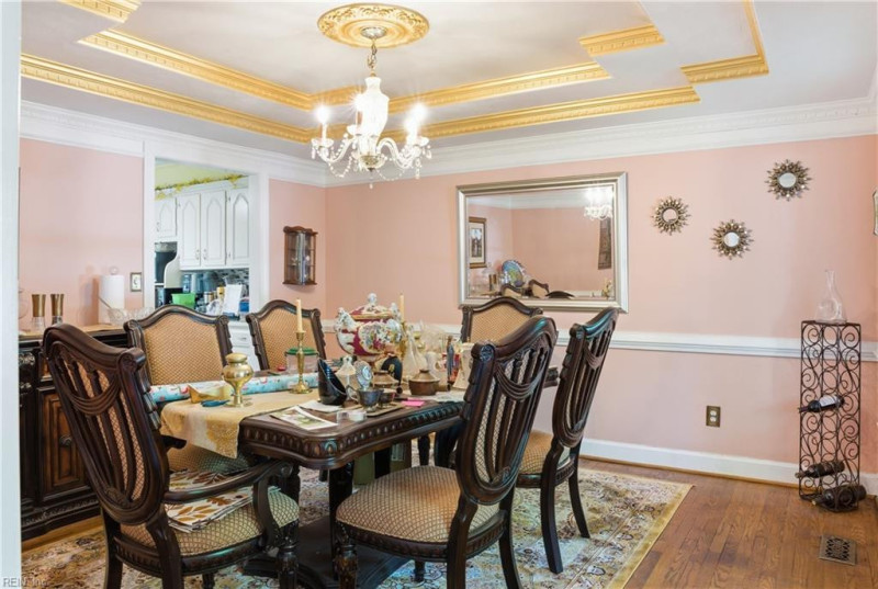 Photo 9 of 31 residential for sale in Chesapeake virginia
