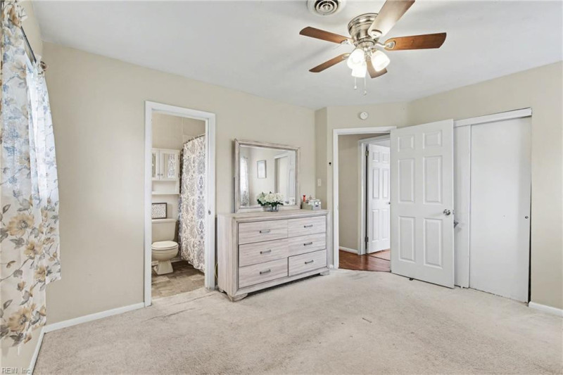 Photo 11 of 25 residential for sale in Virginia Beach virginia