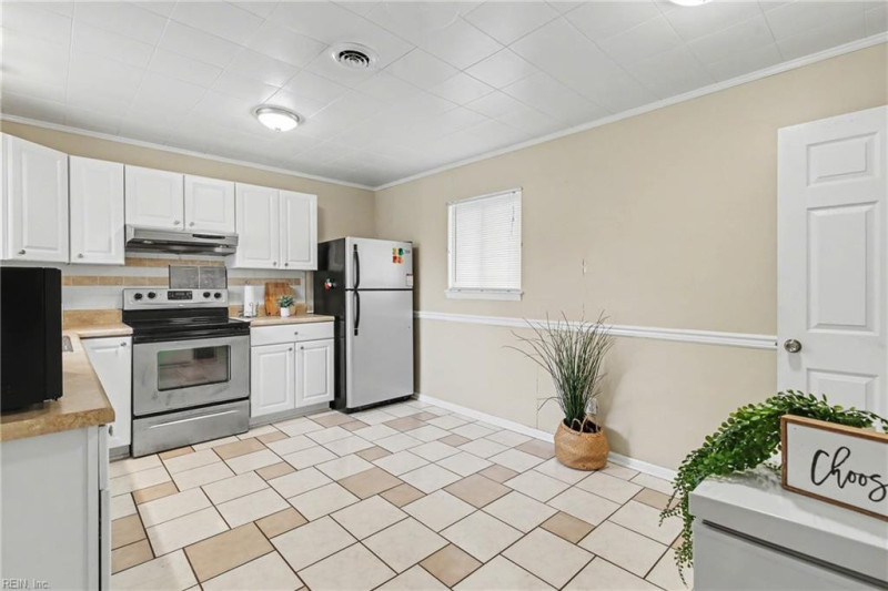 Photo 18 of 25 residential for sale in Virginia Beach virginia
