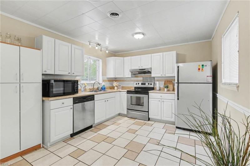 Photo 19 of 25 residential for sale in Virginia Beach virginia