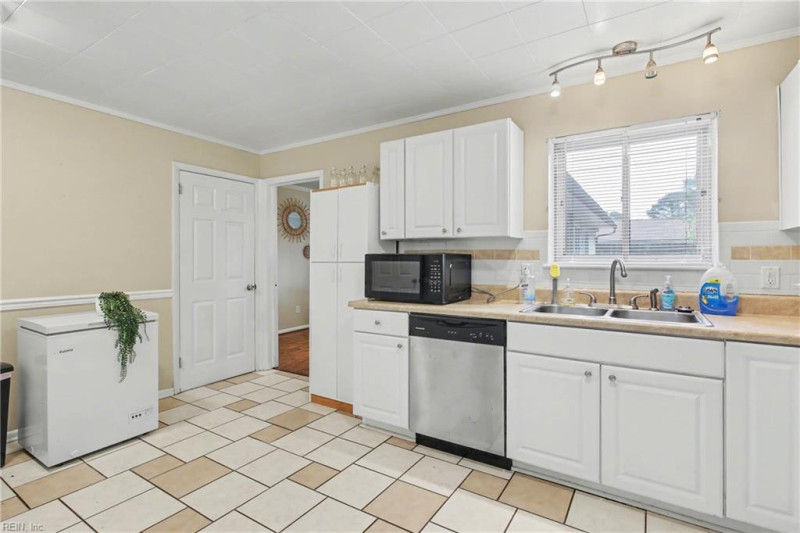 Photo 20 of 25 residential for sale in Virginia Beach virginia