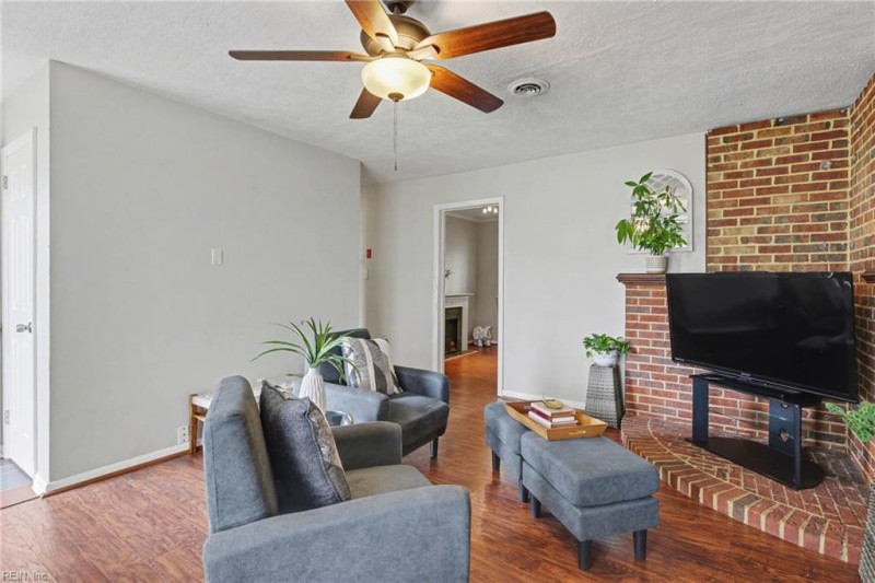 Photo 6 of 25 residential for sale in Virginia Beach virginia