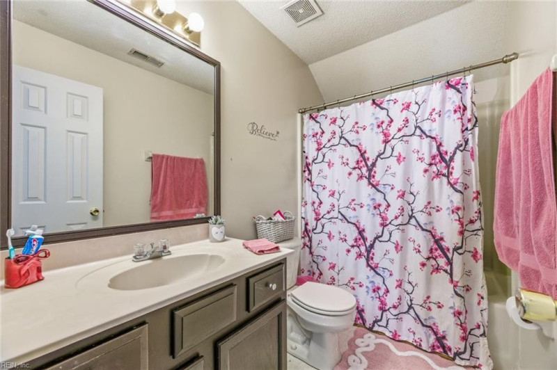 Photo 19 of 35 residential for sale in Suffolk virginia